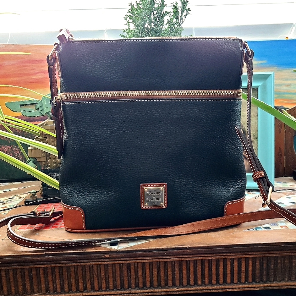 Dooney & Bourke Pebble Grain Crossbody Bag Black